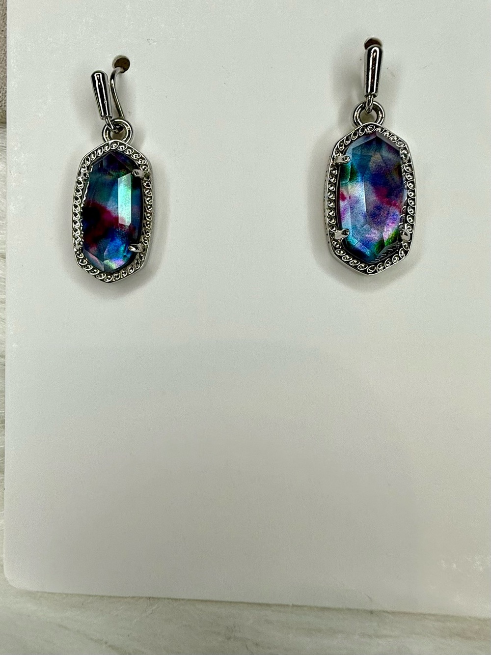 Kendra Scott Lee Silver Drop Earrings in Watercolor Illusion ✨ - Picture 4 of 16